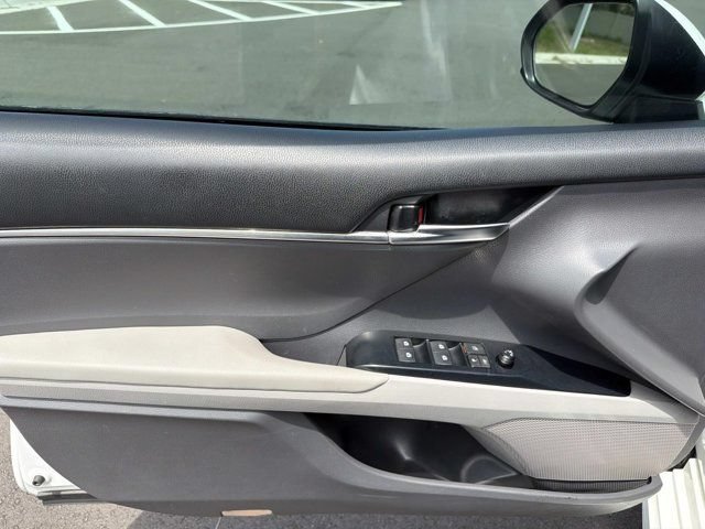 Used 2018 Toyota Camry SE FWD image 7