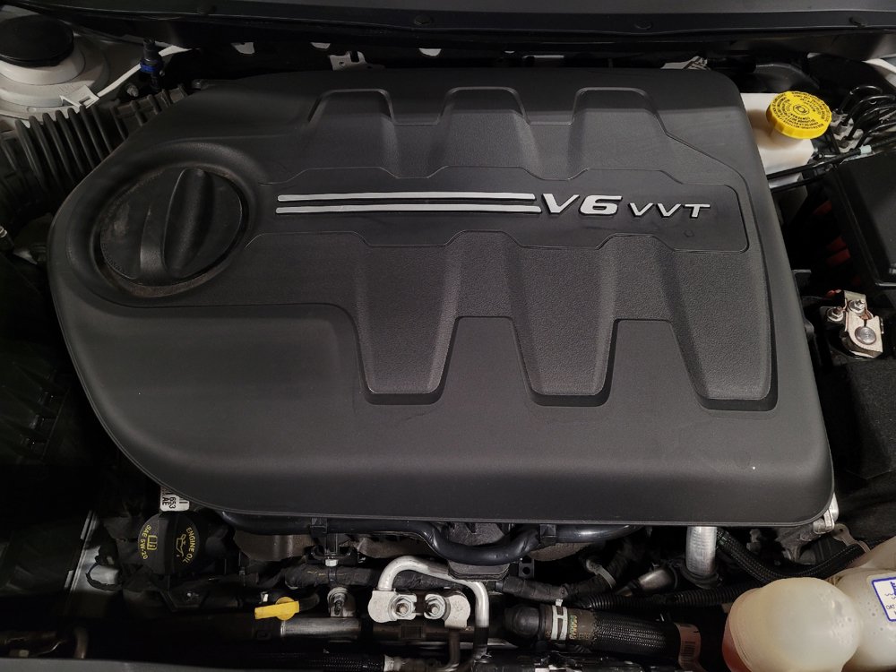 Used 2019 Jeep Cherokee Trailhawk w/ Comfort/Convenience Group AWD/4WD image 30