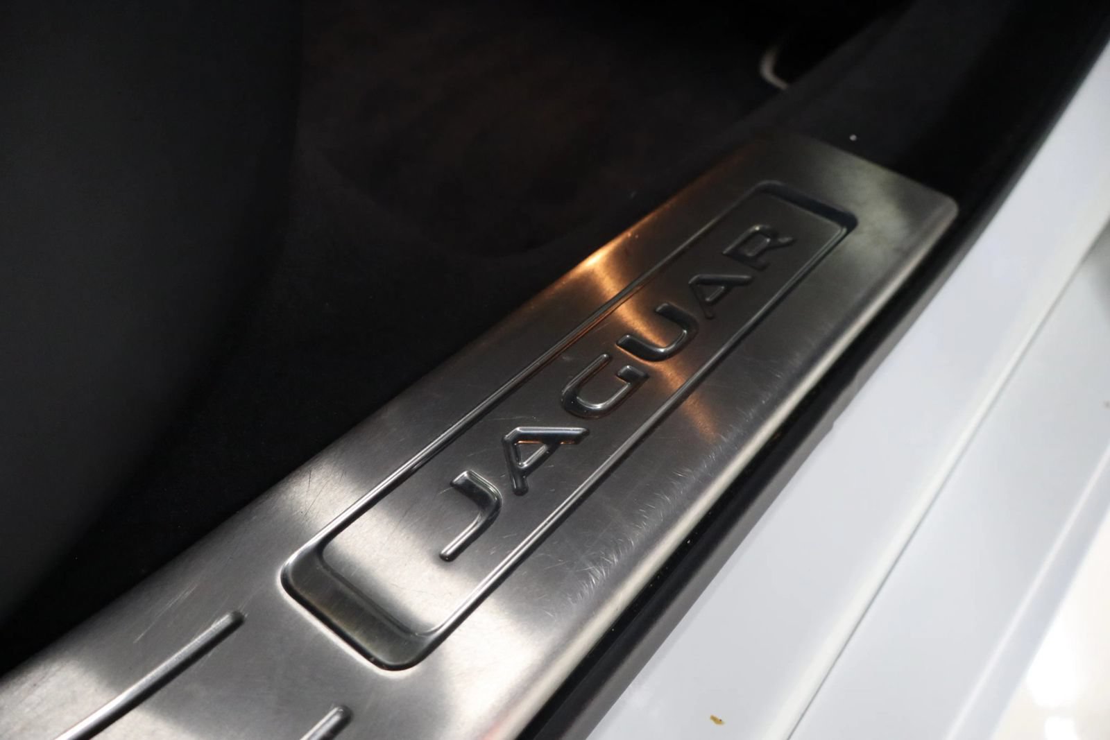 Used 2016 Jaguar XJ L Portfolio AWD/4WD image 23