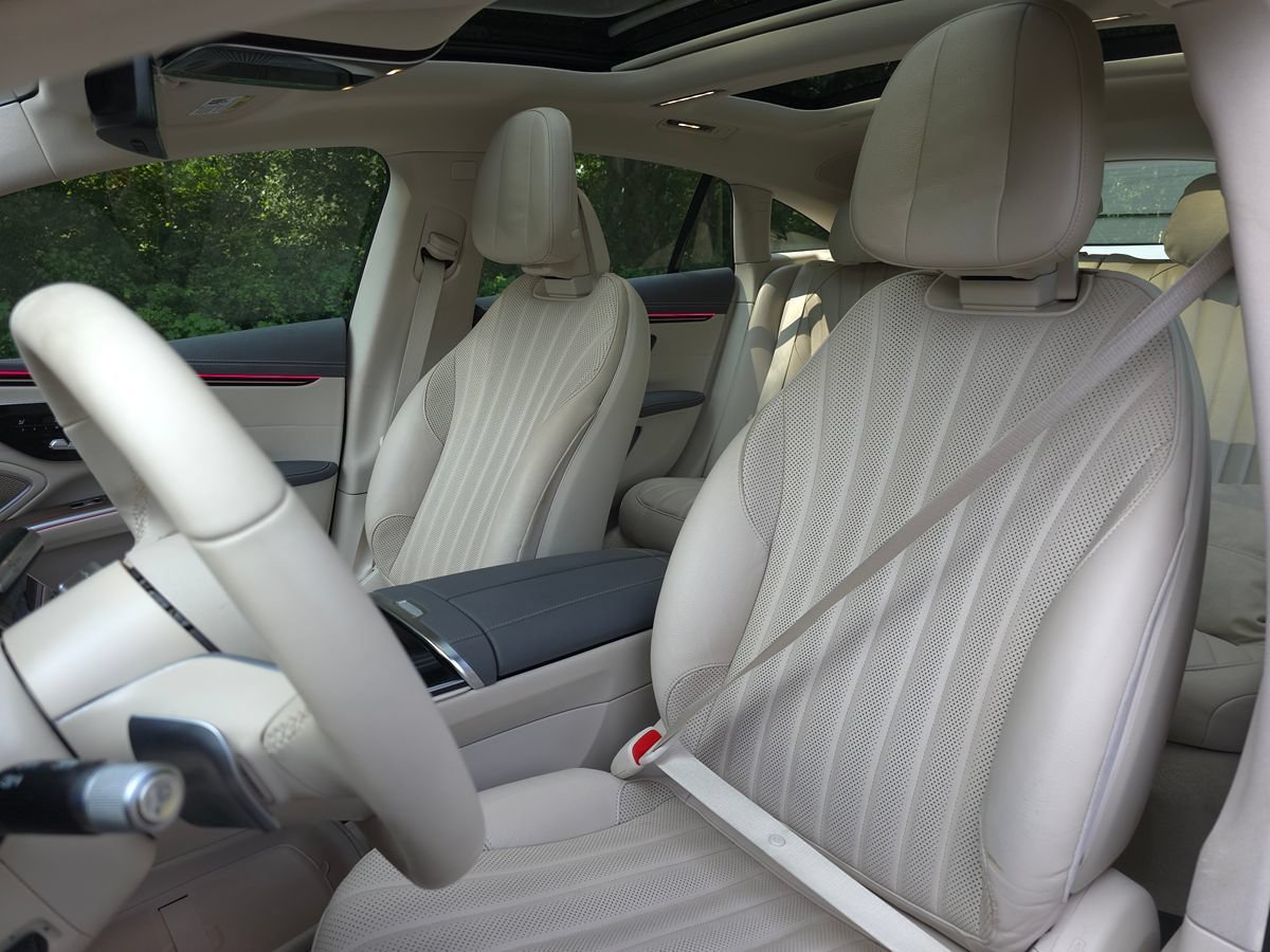 Used 2023 Mercedes-Benz EQS 450+ Sedan image 13