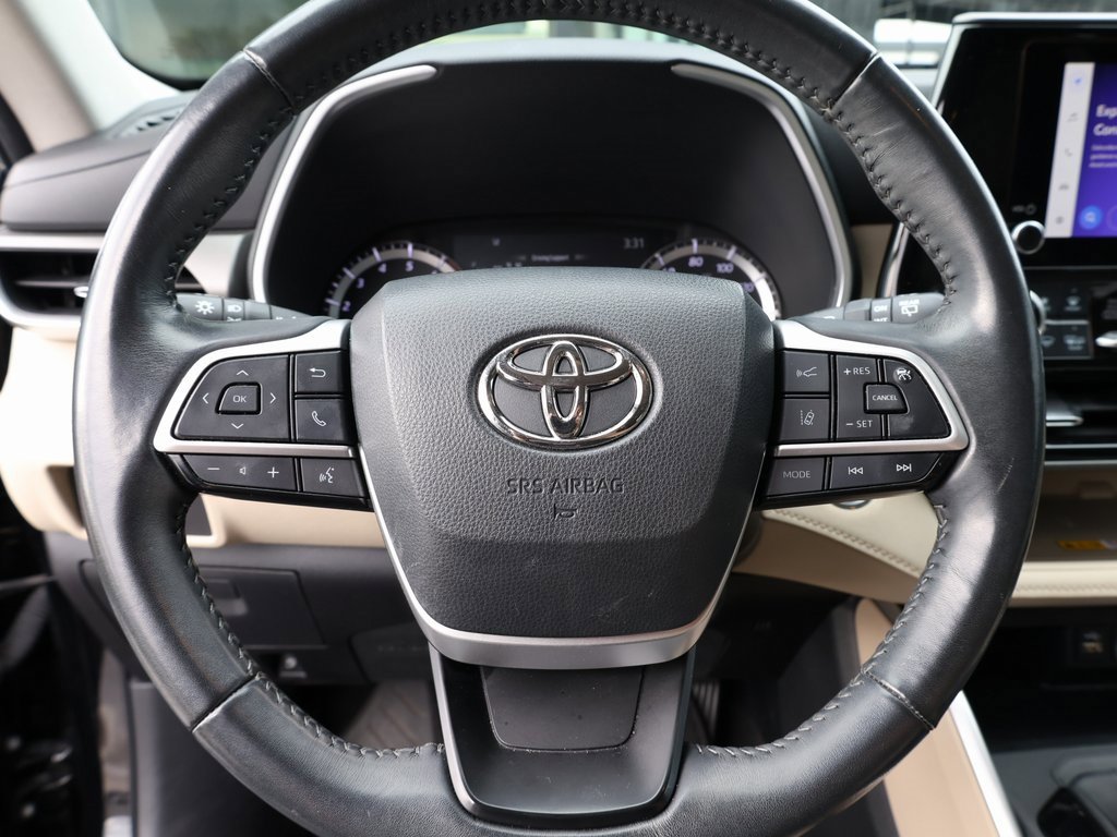 Used 2023 Toyota Highlander XLE image 32