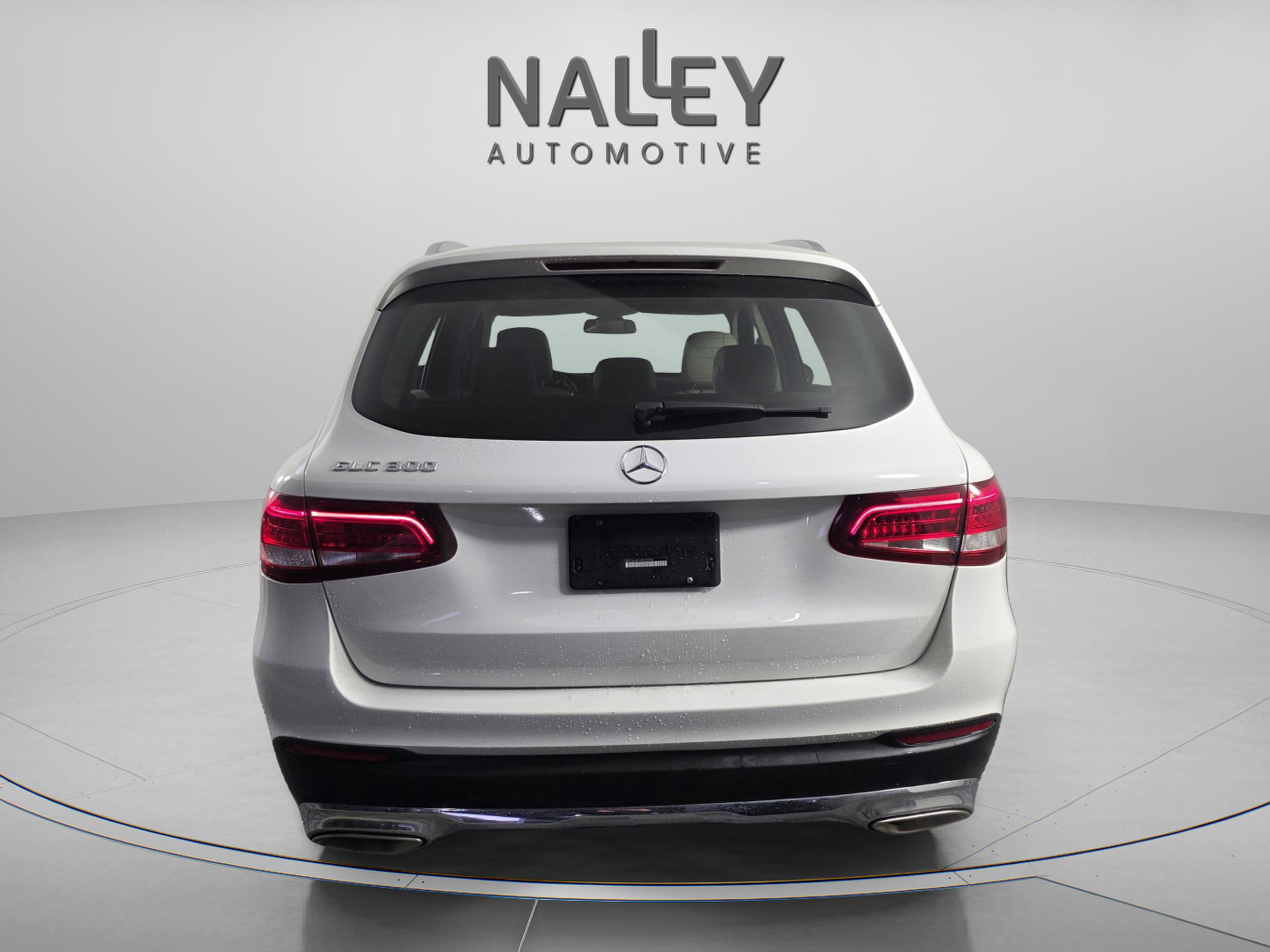 Used 2017 Mercedes-Benz GLC 300 image 4