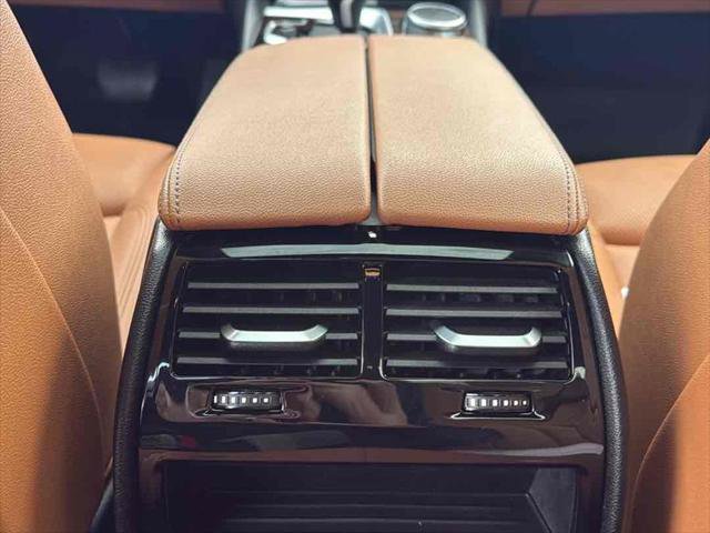 Used 2023 BMW 530i xDrive i xDrive w/ Premium Package image 29