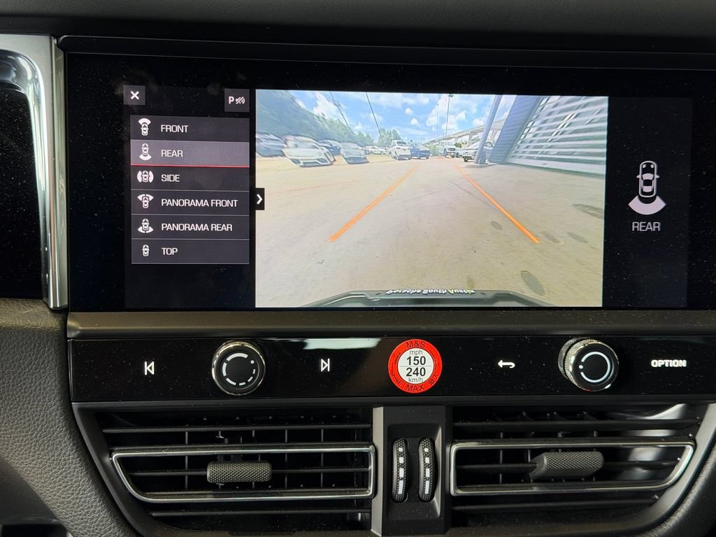 Certified 2026 Porsche Macan AWD/4WD image 23