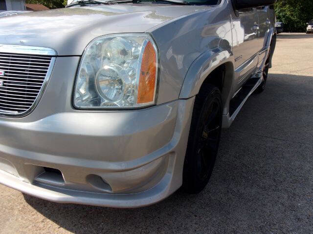 Used 2007 GMC Yukon SLT w/ SLT Preferred Equipment Group image 1