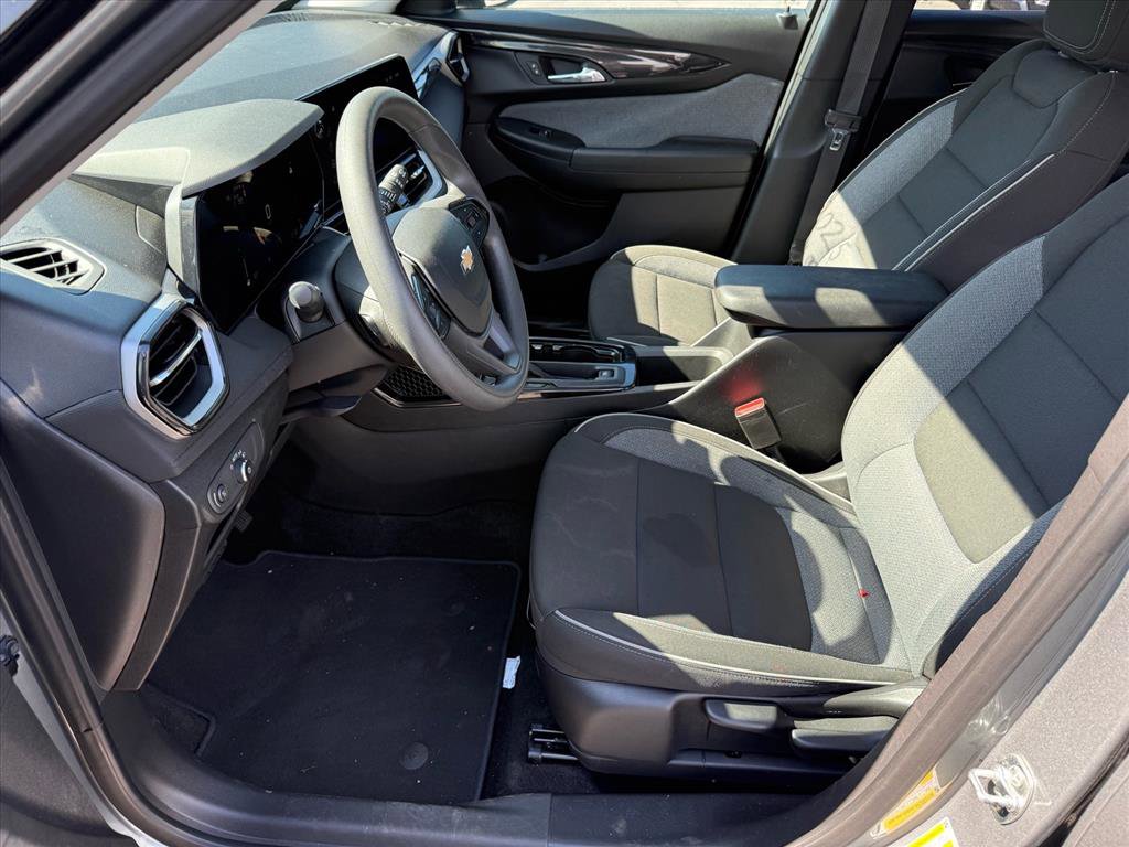 Used 2025 Chevrolet TrailBlazer LT FWD image 5