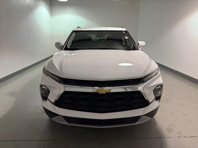 Used 2024 Chevrolet Blazer LT FWD image 2