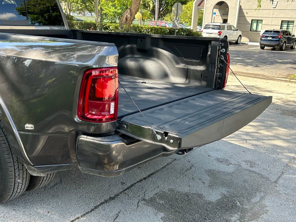 New 2026 RAM 3500 Limited image 32