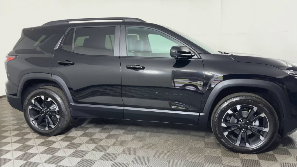 New 2027 Chevrolet Equinox RS w/ Safety and Technology Package AWD/4WD image 2