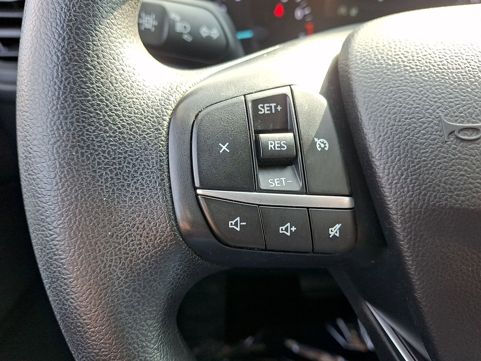 Used 2020 Ford Escape SE FWD image 17