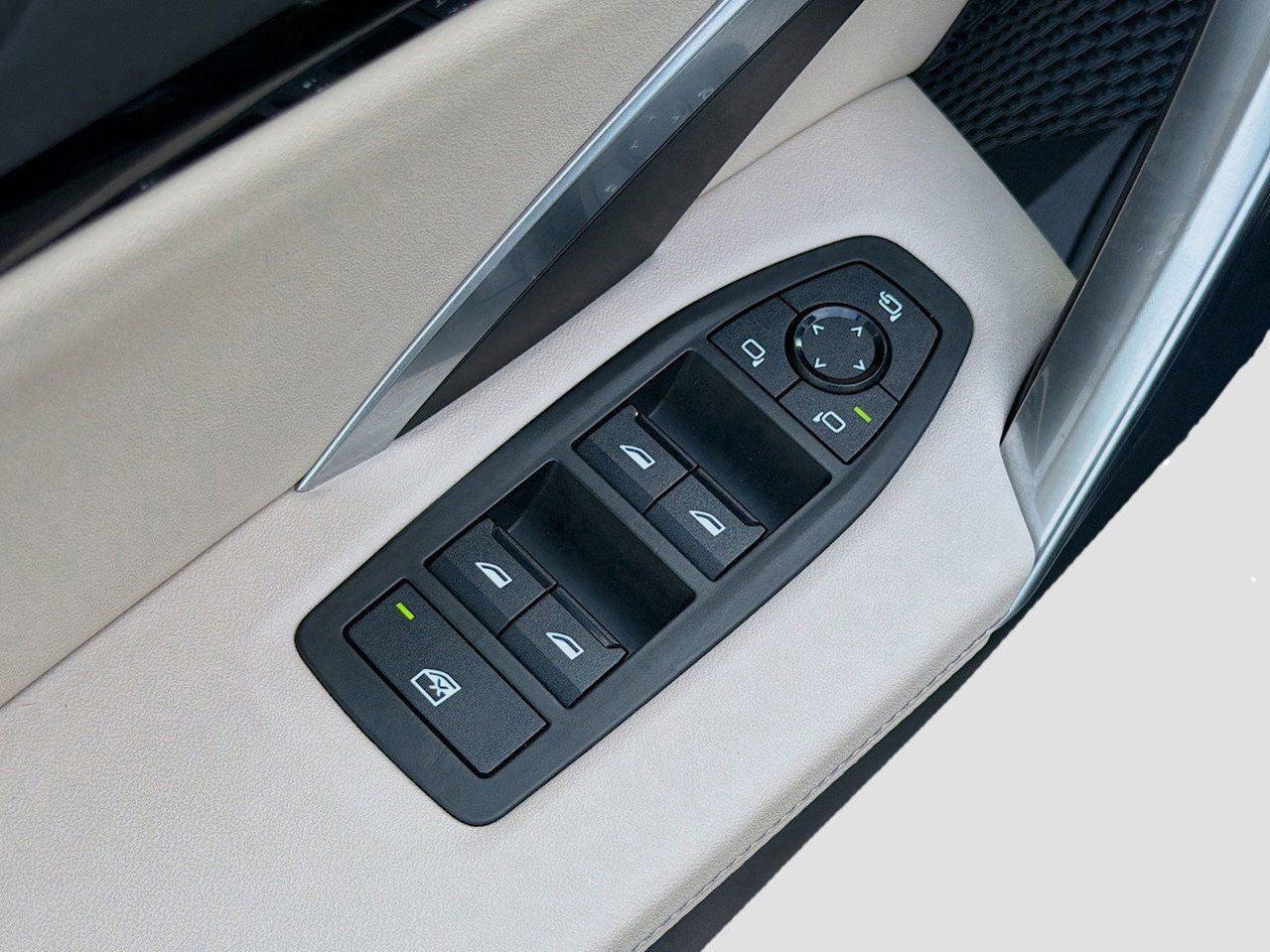 Certified 2025 BMW X1 xDrive28i AWD/4WD image 23