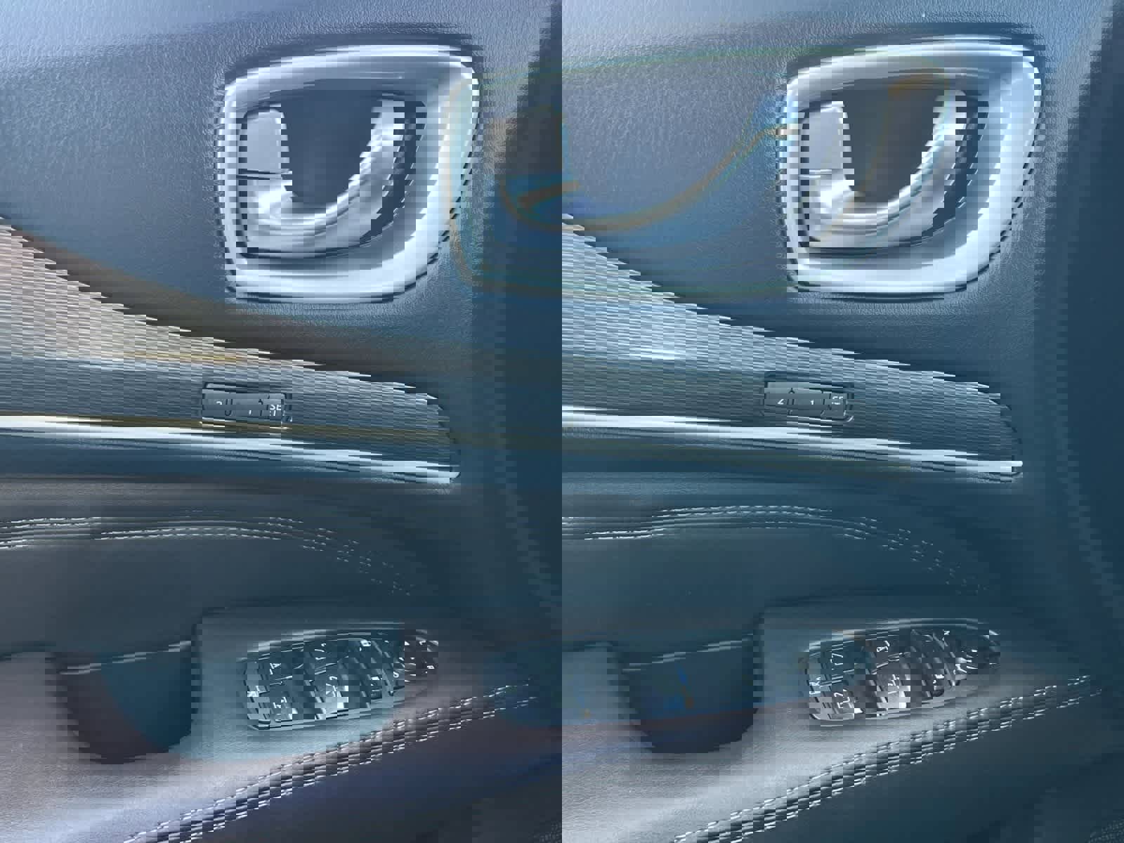 Used 2018 INFINITI QX60 FWD w/ Premium Plus Package image 13