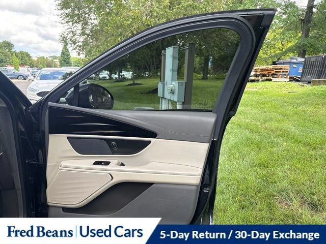 Used 2024 Lincoln Nautilus Premier AWD/4WD image 23