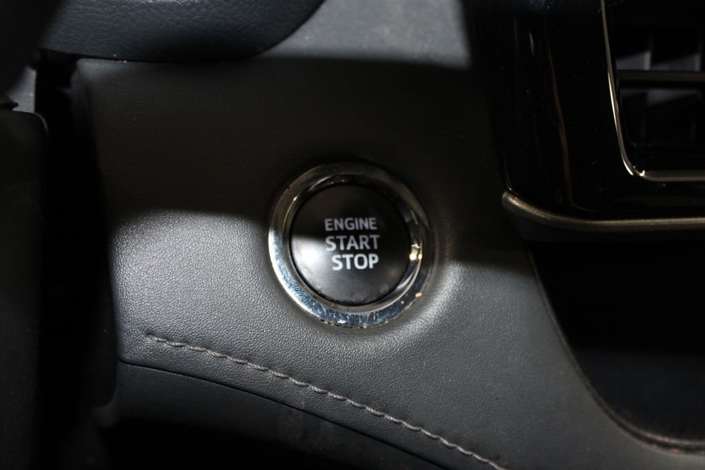 Used 2023 Toyota Highlander L image 33