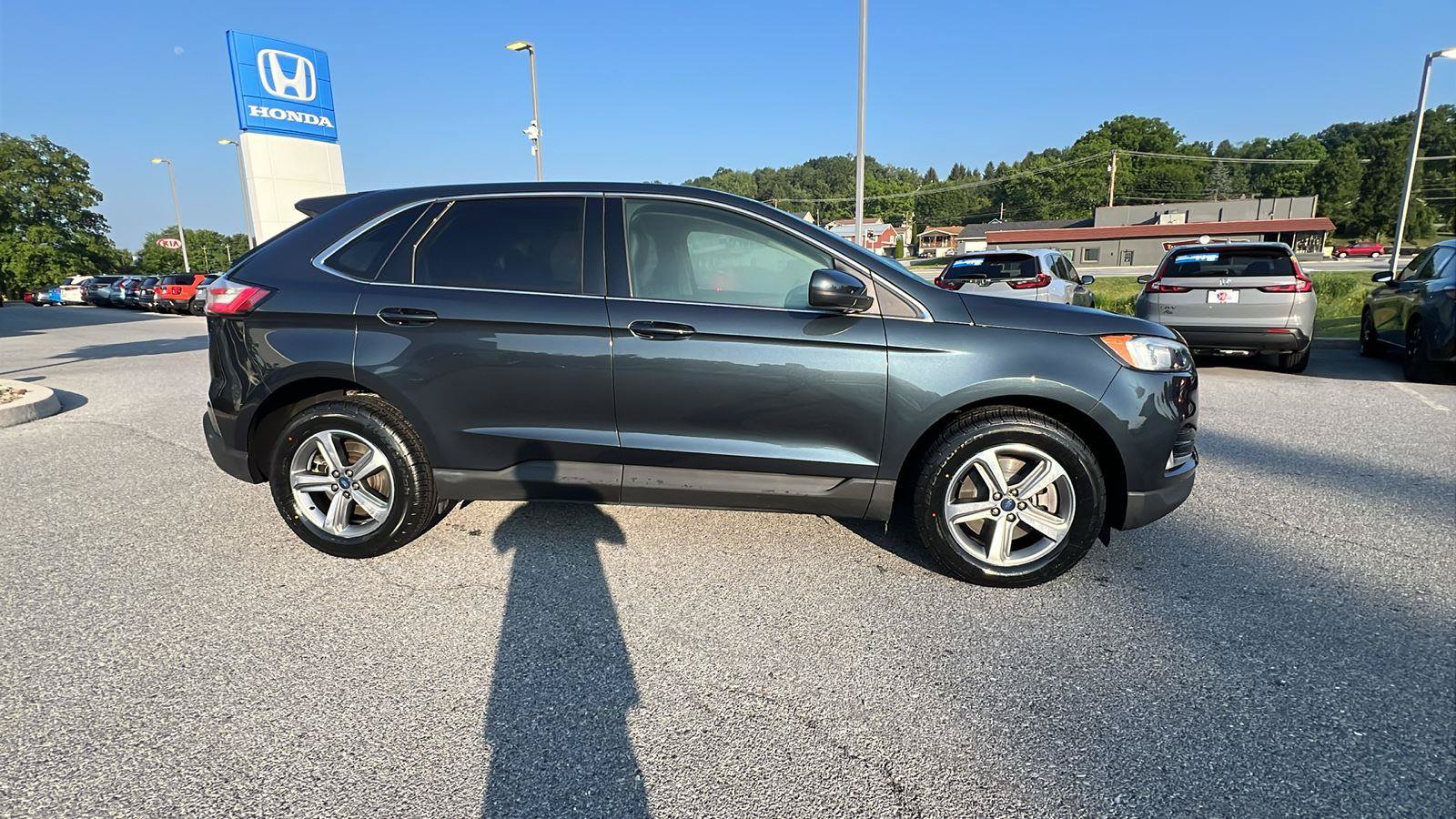 Used 2022 Ford Edge SEL w/ Convenience Package AWD/4WD image 3