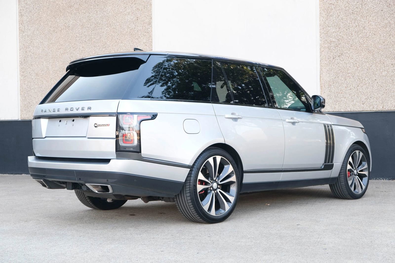Used 2020 Land Rover Range Rover SV Autobiography Dynamic image 15