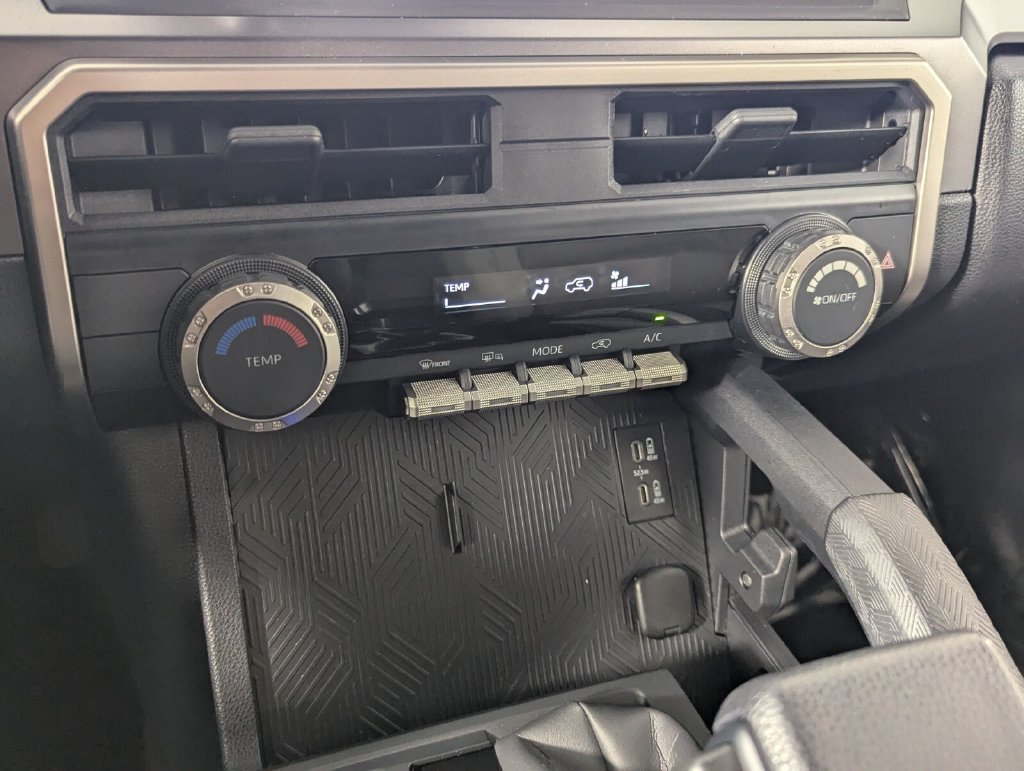 Used 2025 Toyota 4Runner SR5 AWD/4WD image 23