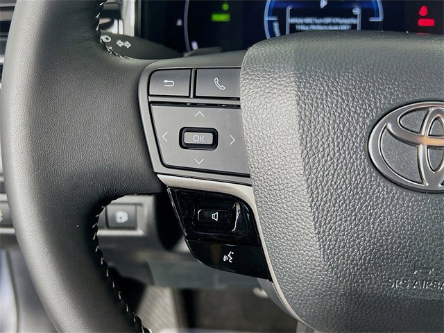 Used 2025 Toyota Camry SE image 16