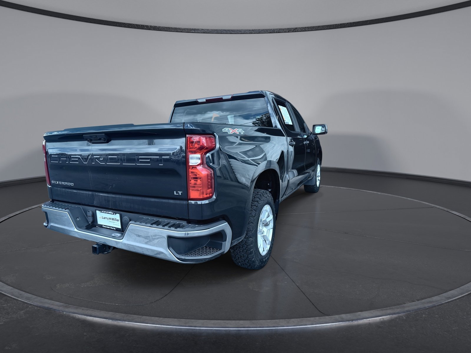 Used 2022 Chevrolet Silverado 1500 LT AWD/4WD image 8