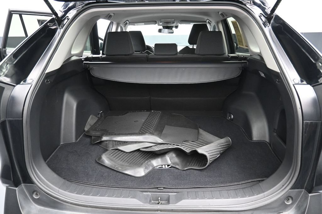 Certified 2020 Toyota RAV4 LE w/ Carpet Mat Package AWD/4WD image 28