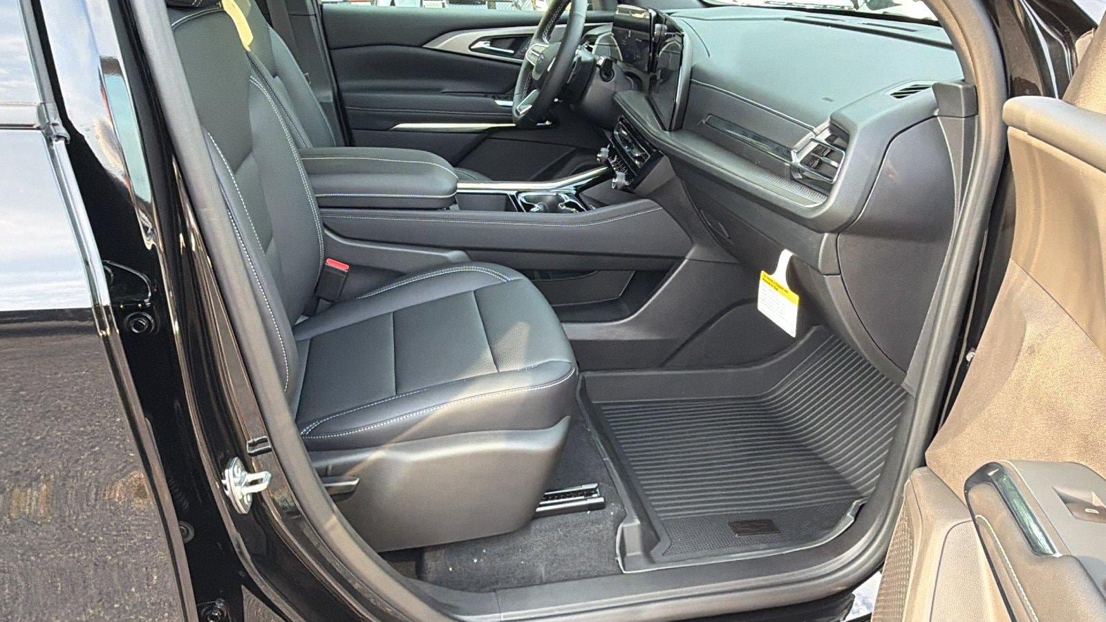 New 2027 Chevrolet Traverse LT w/ Midnight/Sport Edition FWD image 18