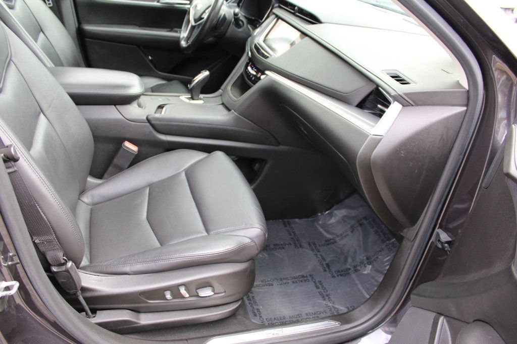 Used 2018 Cadillac XT5 Luxury w/ Driver Awareness Package FWD image 25