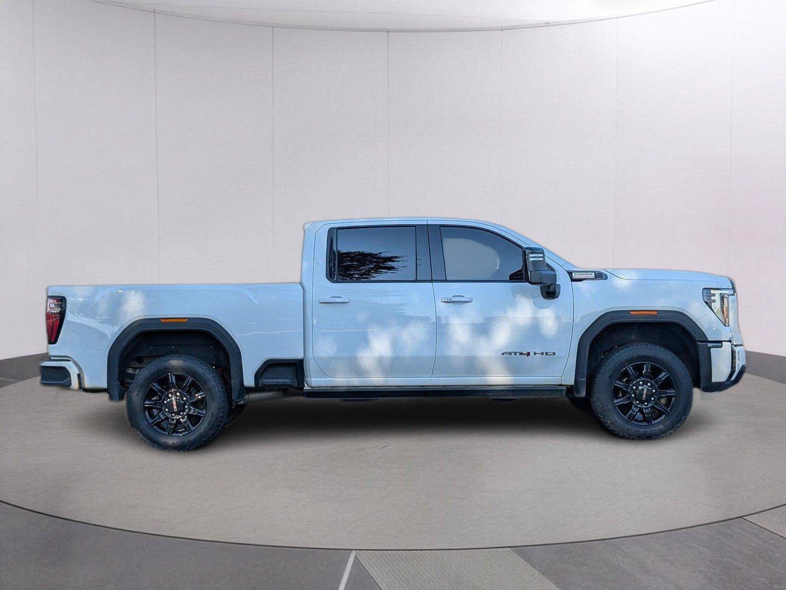 Used 2024 GMC Sierra 2500 AT4 w/ AT4 Premium Plus Package AWD/4WD image 8