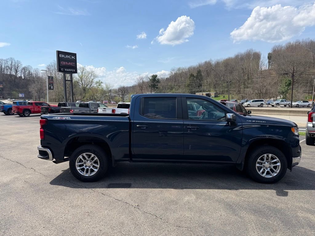 Used 2022 Chevrolet Silverado 1500 LT image 2
