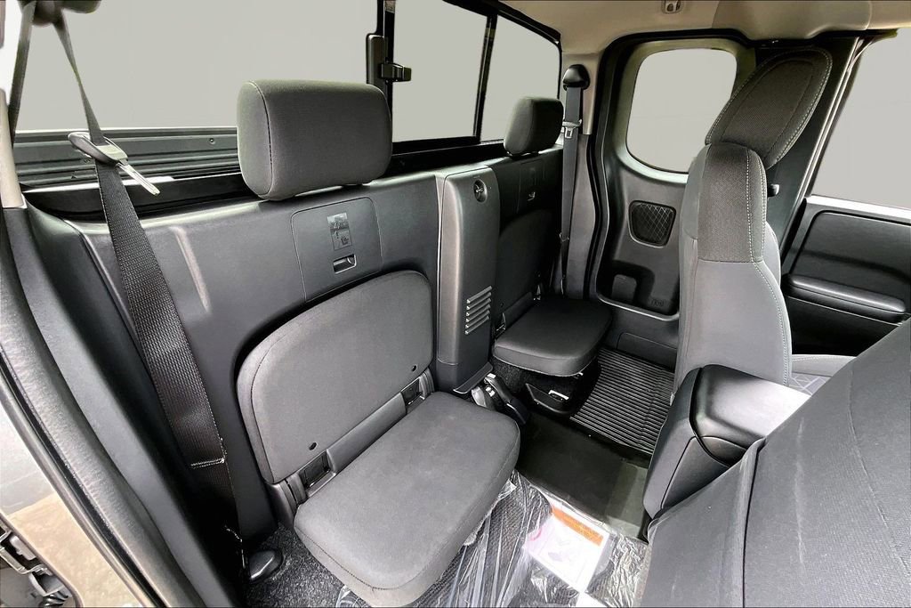 Used 2025 Nissan Frontier SV RWD image 28