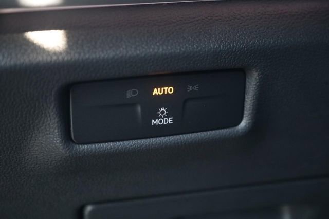 New 2026 Volkswagen Tiguan SE R-Line image 12