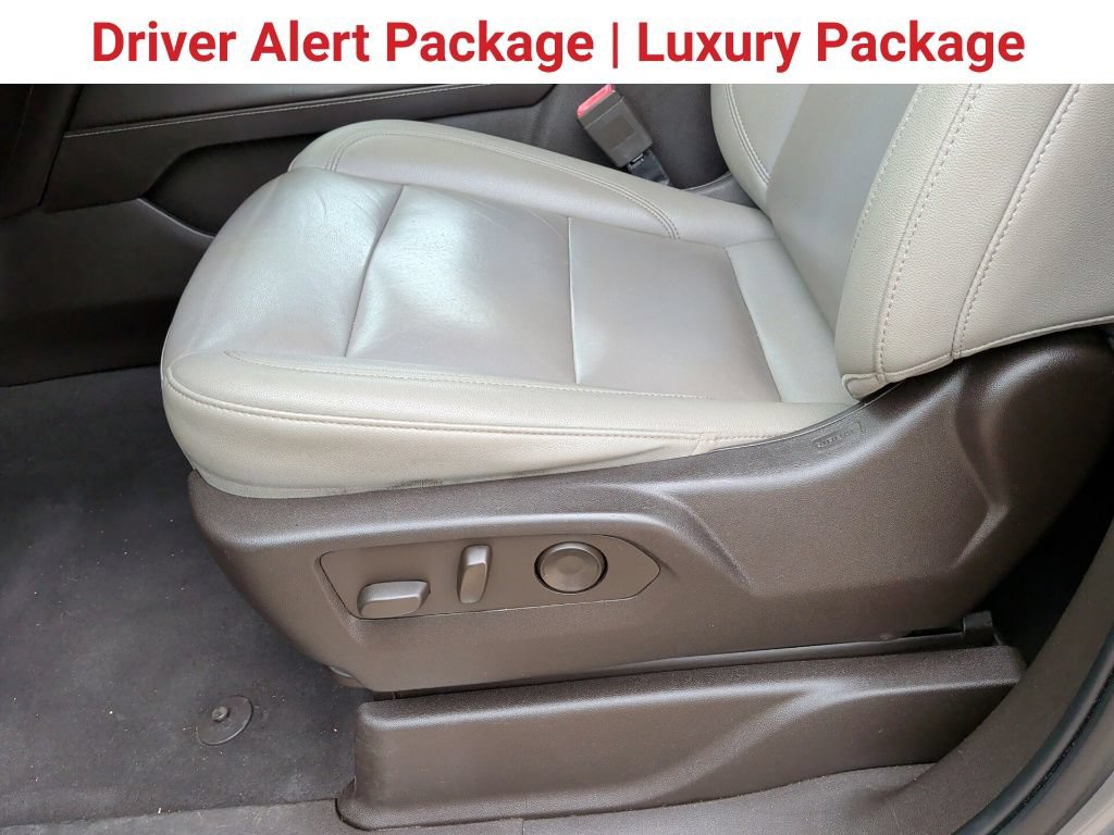 Used 2022 Chevrolet Tahoe LT w/ Luxury Package AWD/4WD image 15