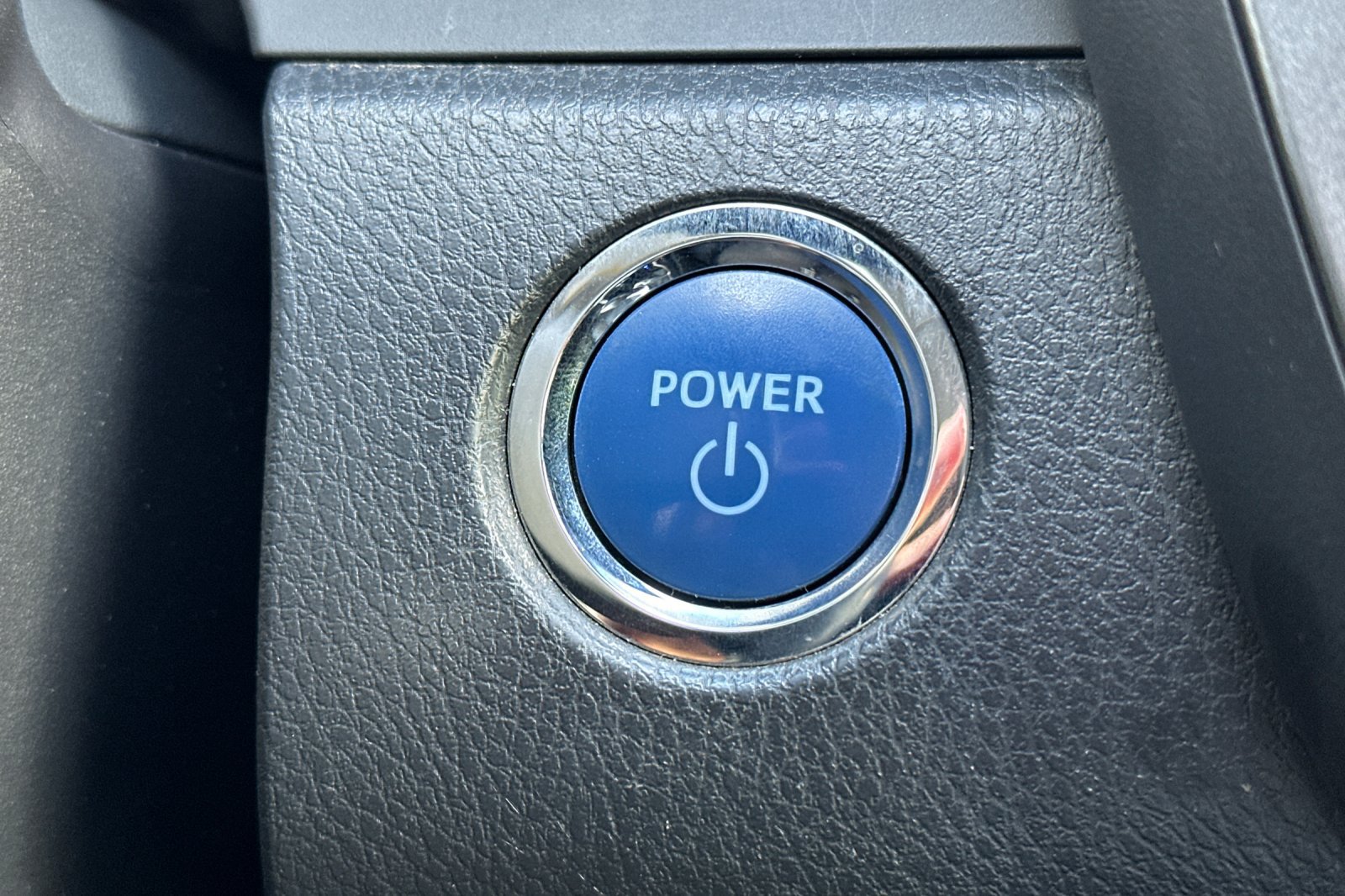 Used 2019 Toyota Camry XLE FWD image 16