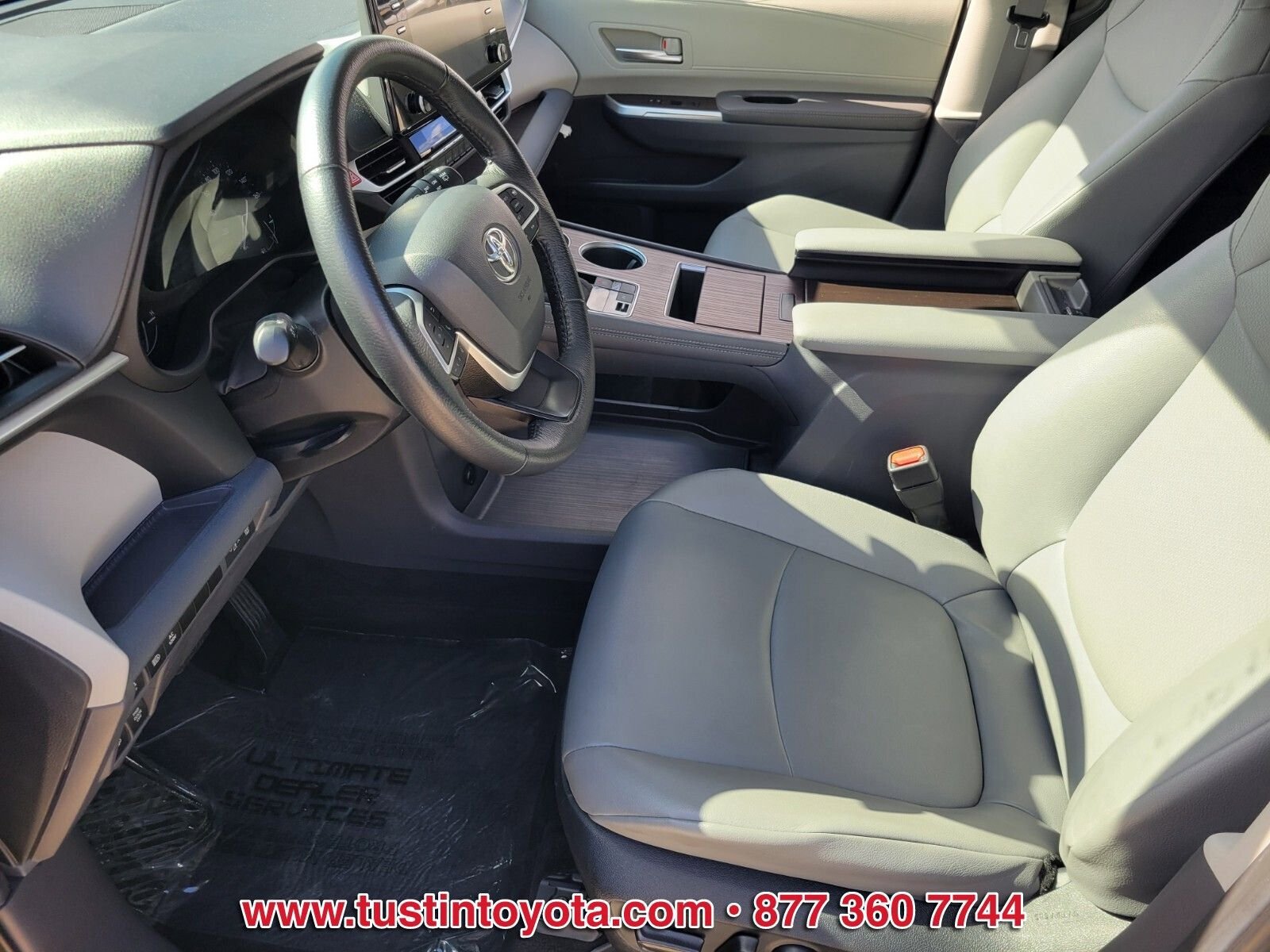 Certified 2023 Toyota Sienna XLE w/ XLE Plus Package FWD image 10