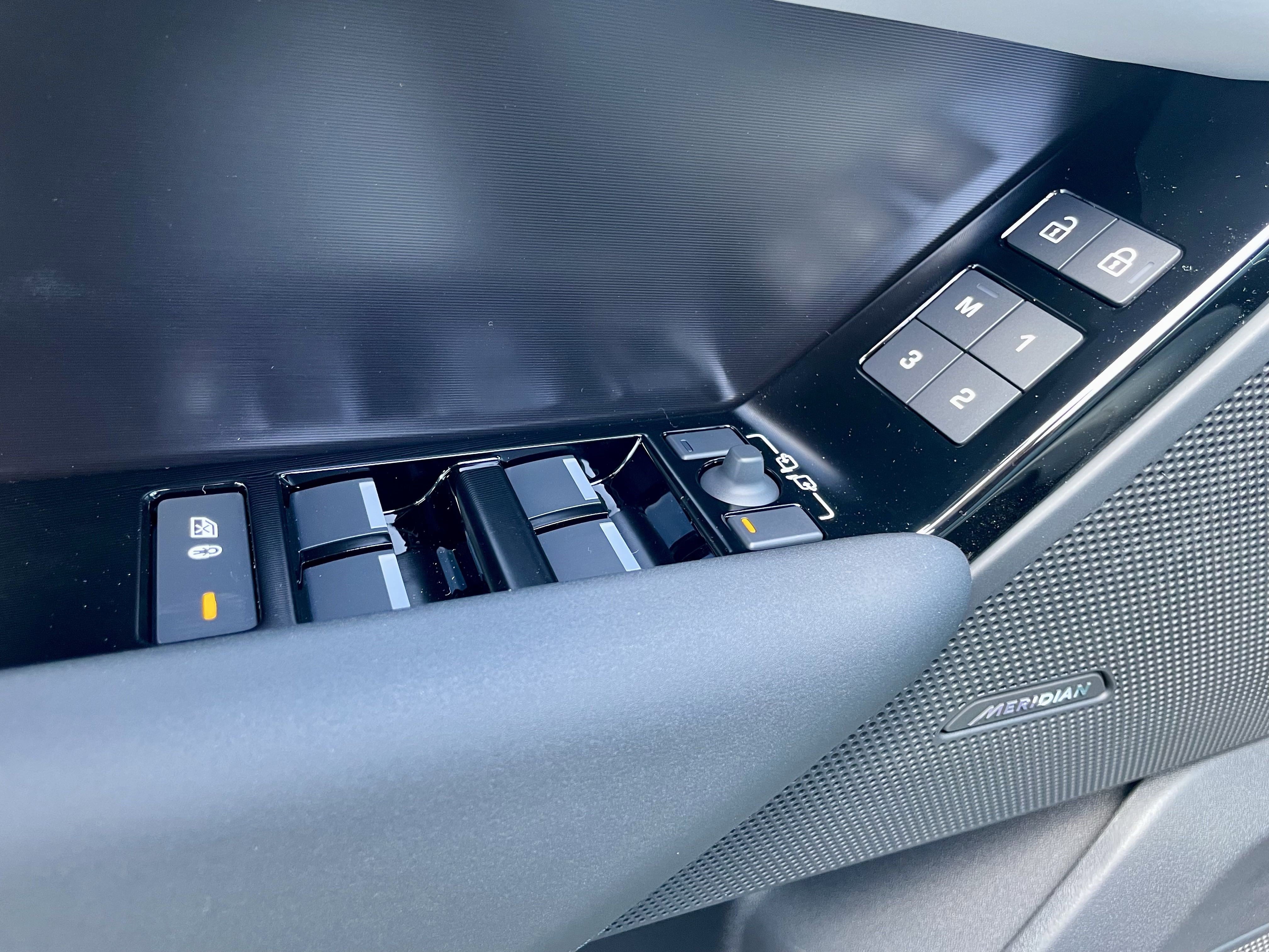 New 2026 Land Rover Range Rover Velar Dynamic SE image 11