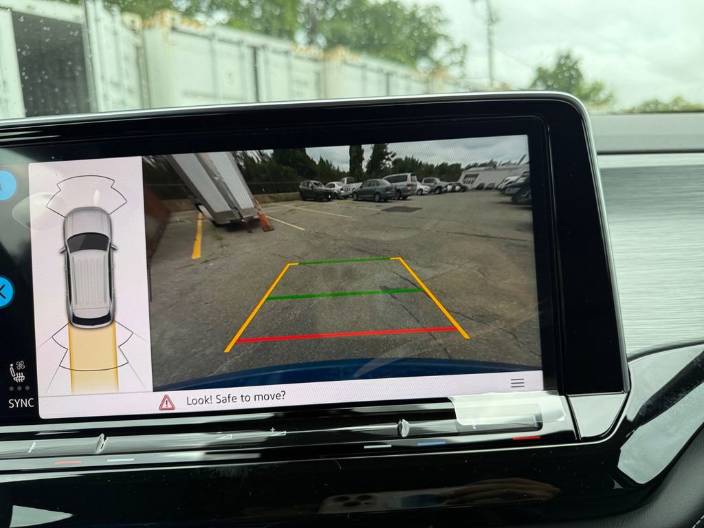 New 2025 Volkswagen Atlas Cross Sport SE image 19