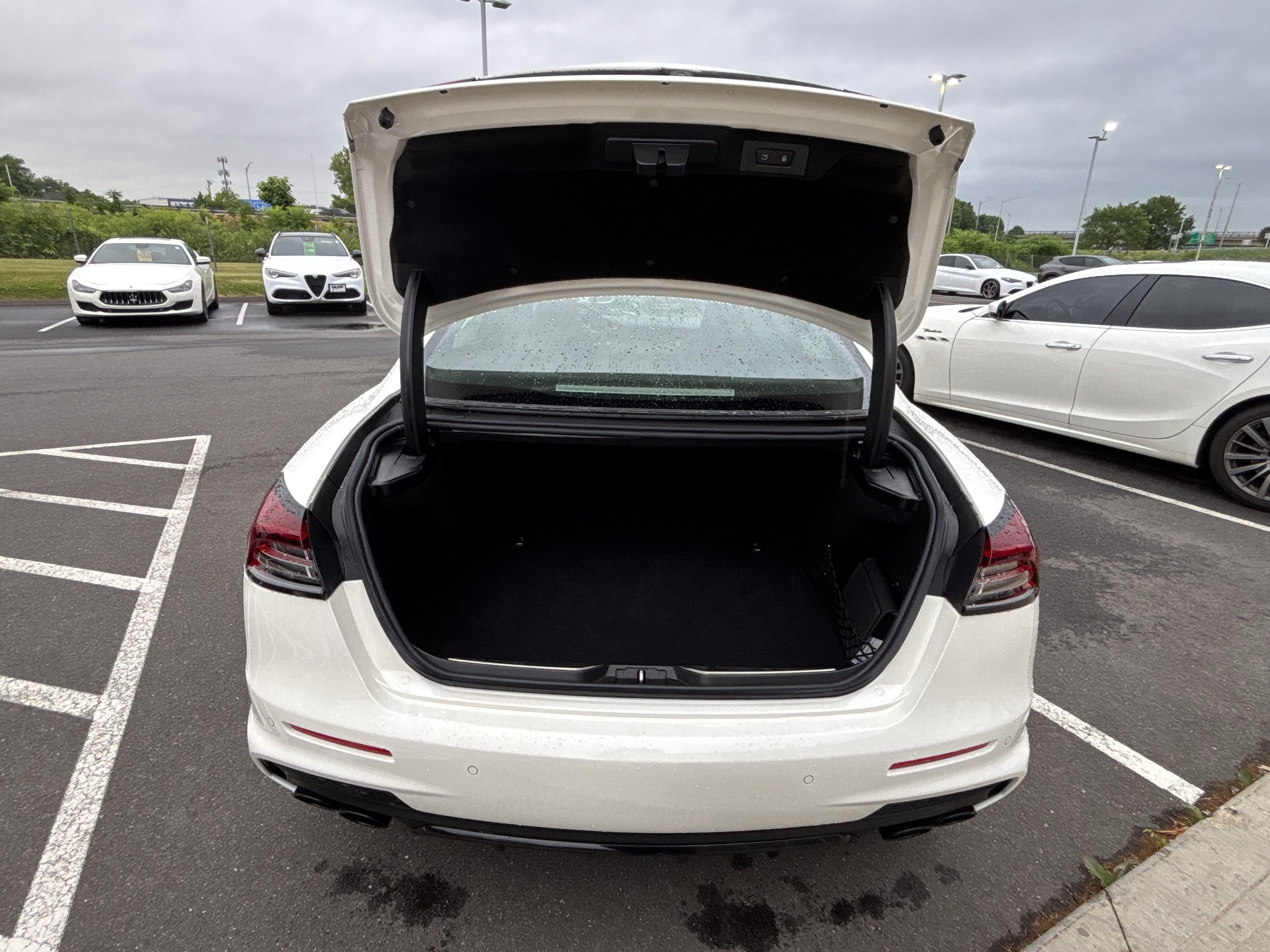 Used 2022 Maserati Quattroporte Modena RWD image 42