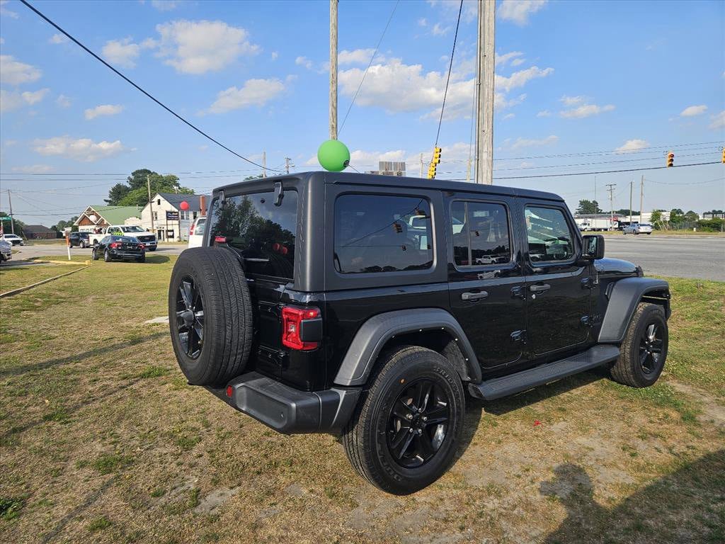 Used 2022 Jeep Wrangler Unlimited Sport AWD/4WD image 3