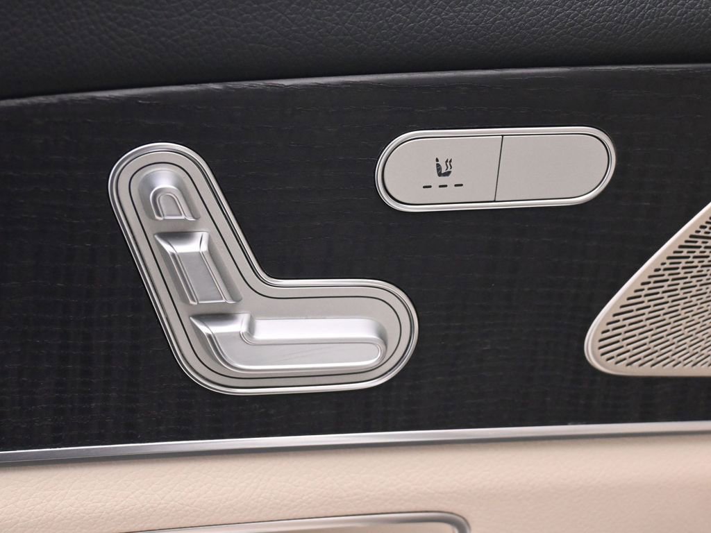 Used 2021 Mercedes-Benz GLS 450 4MATIC image 18