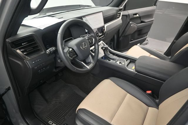 Used 2024 Lexus GX 550 AWD/4WD image 6