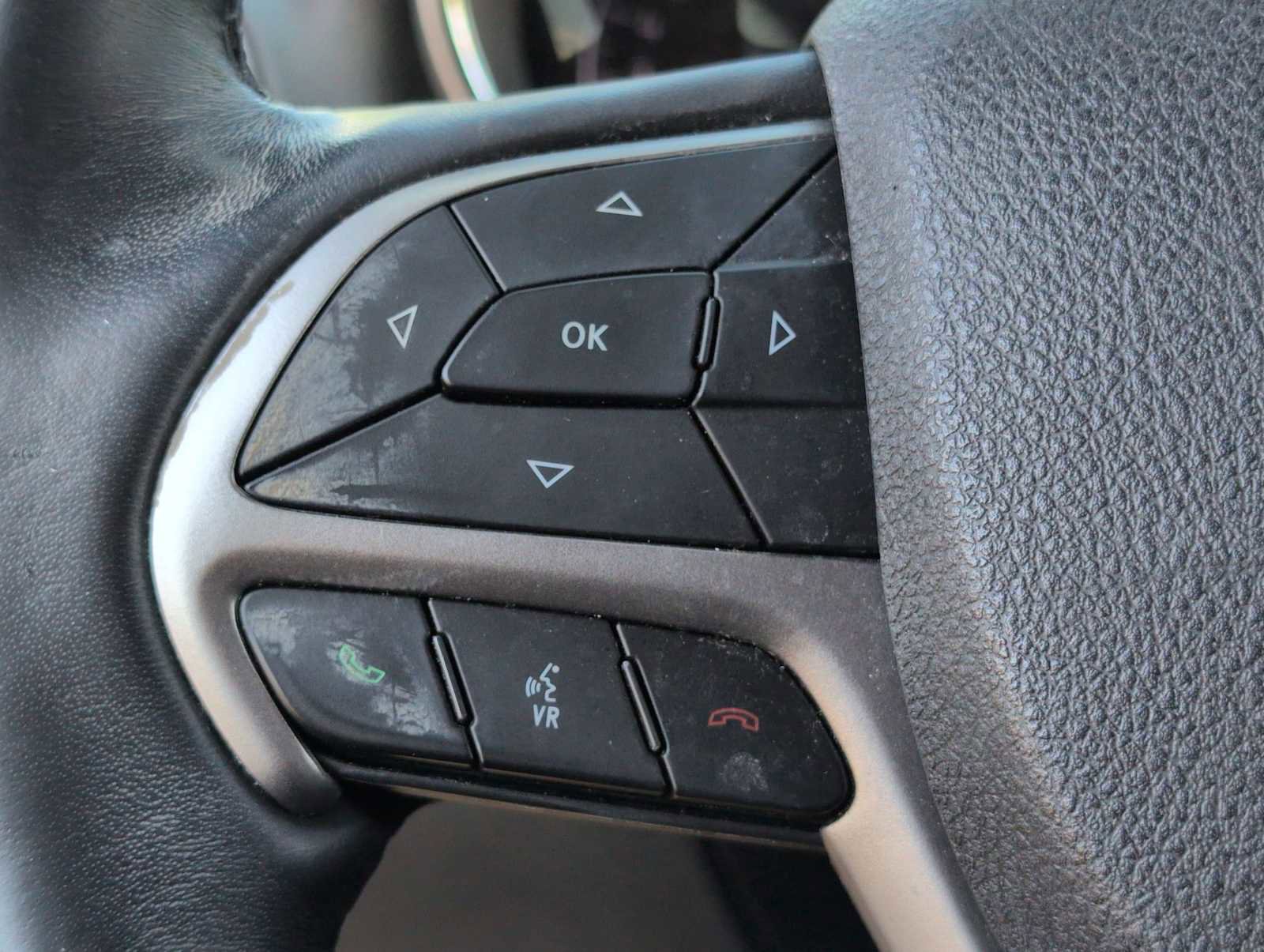 Used 2018 Jeep Grand Cherokee Limited image 21