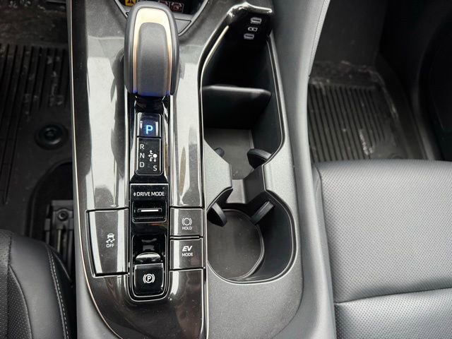 Used 2025 Toyota Crown Signia w/ Advanced Technology Package image 36