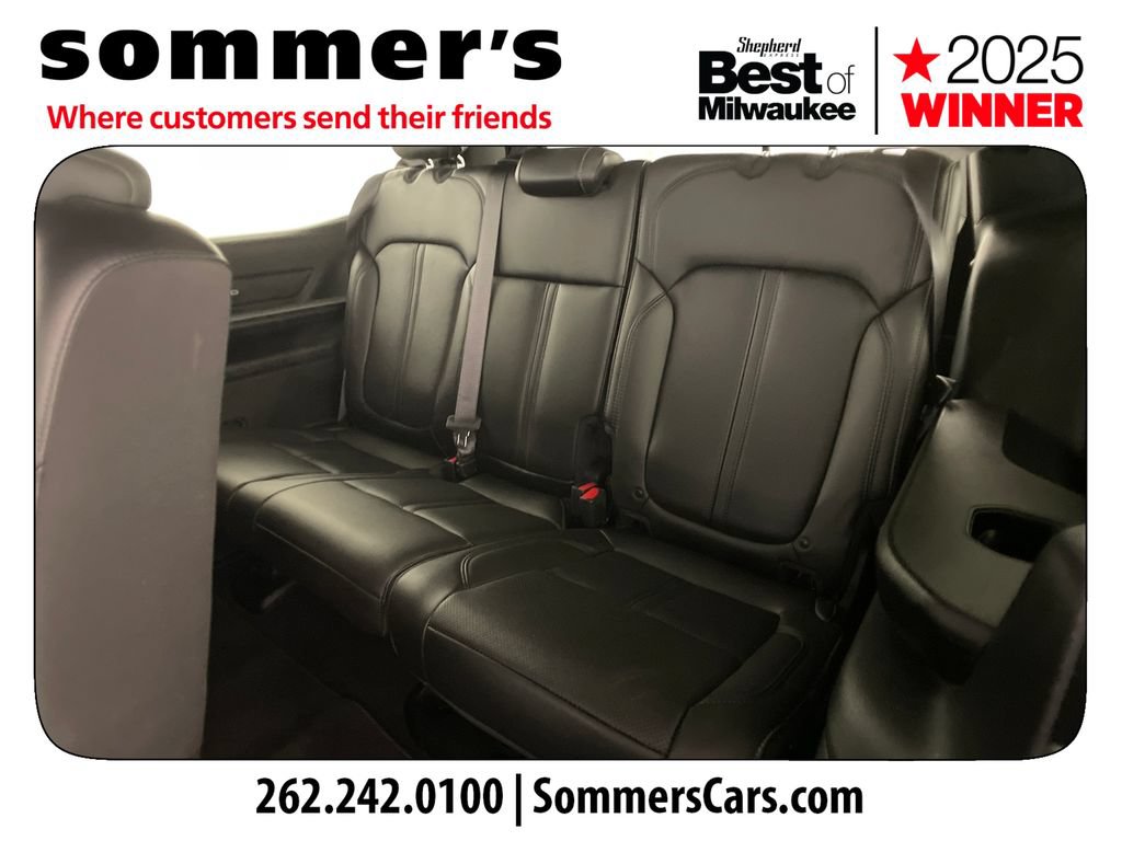 Used 2023 Jeep Wagoneer 4WD image 27