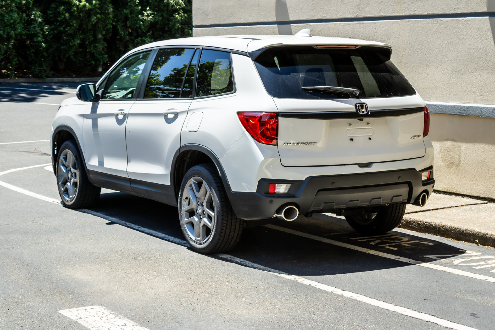 Used 2023 Honda Passport EX-L image 5