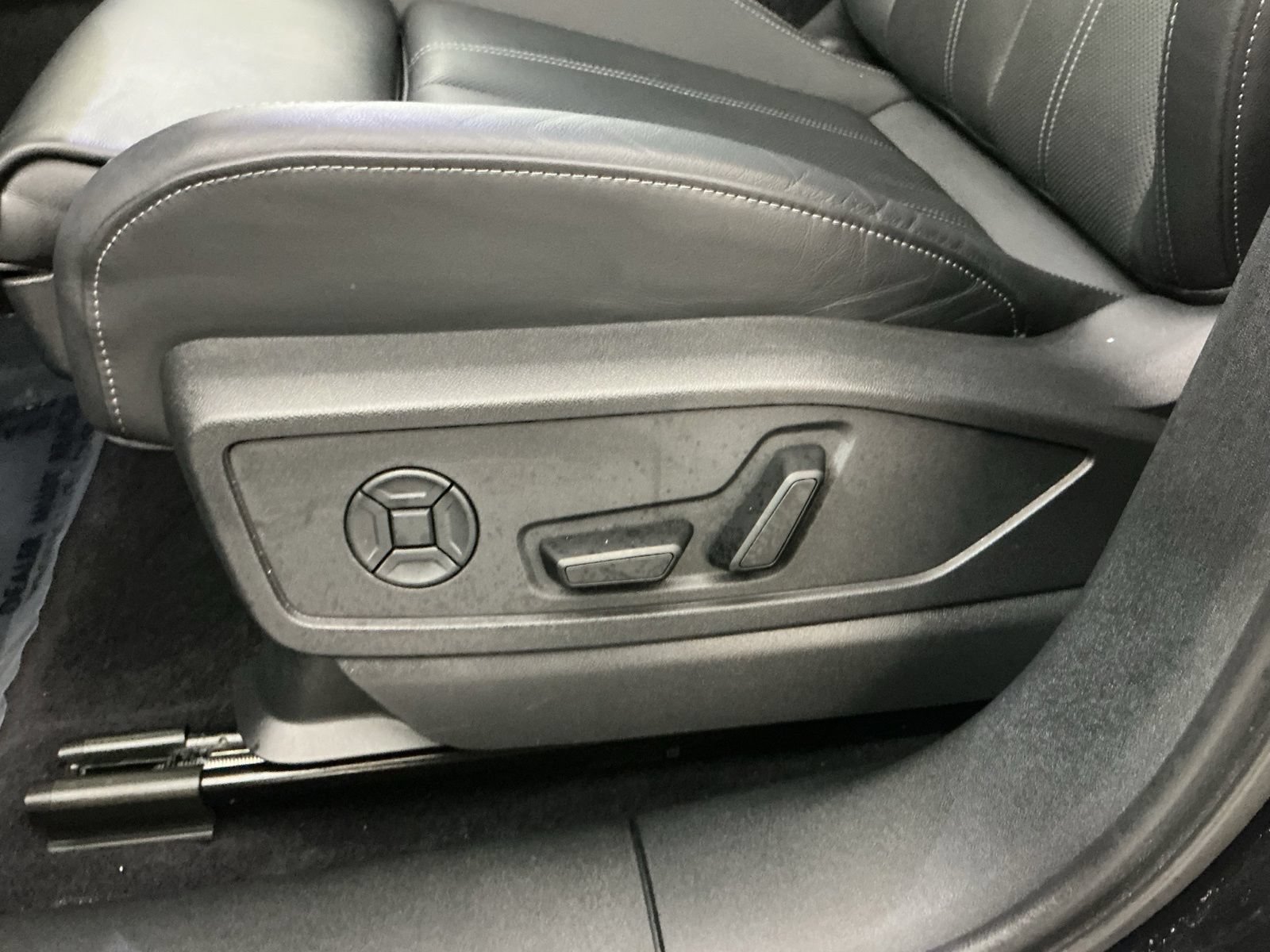 Used 2025 Audi Q5 Premium Plus w/ Premium Plus AWD/4WD image 13