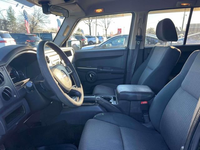 Used 2010 Jeep Commander Sport image 15