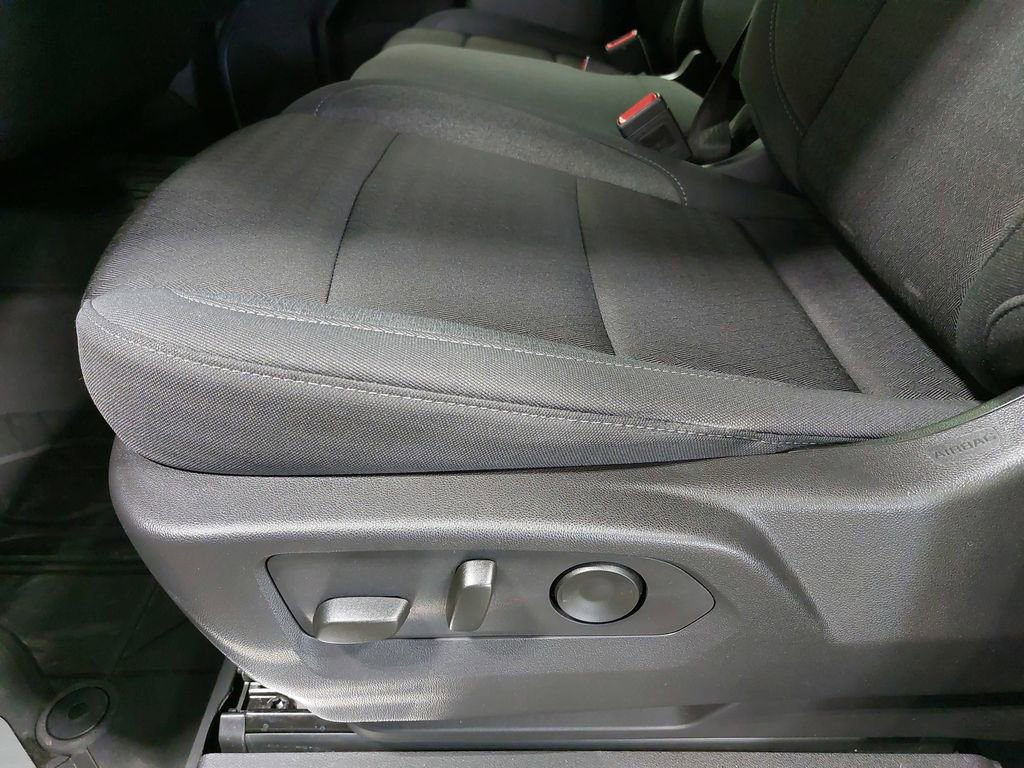 Used 2024 Chevrolet Silverado 1500 LT image 29