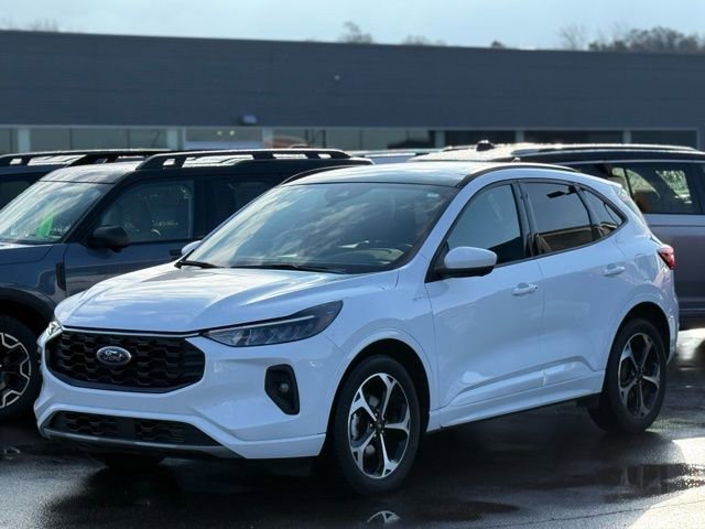 Certified 2023 Ford Escape ST-Line Select w/ Tech Pack #2 image 31