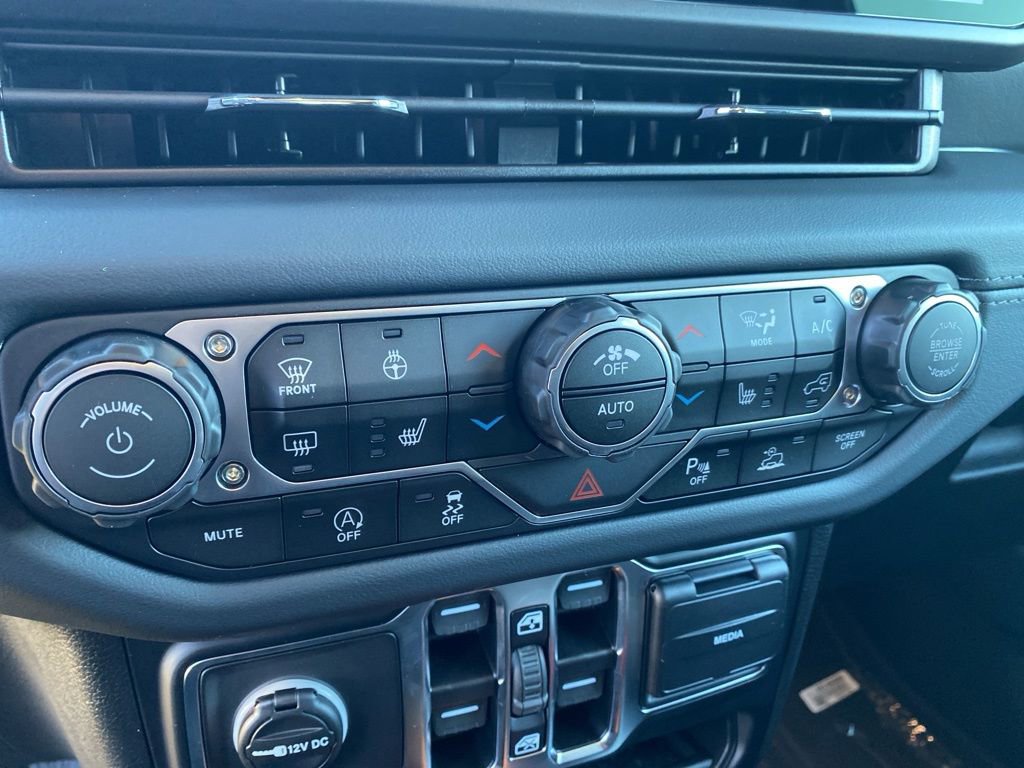 New 2026 Jeep Wrangler Sahara image 34