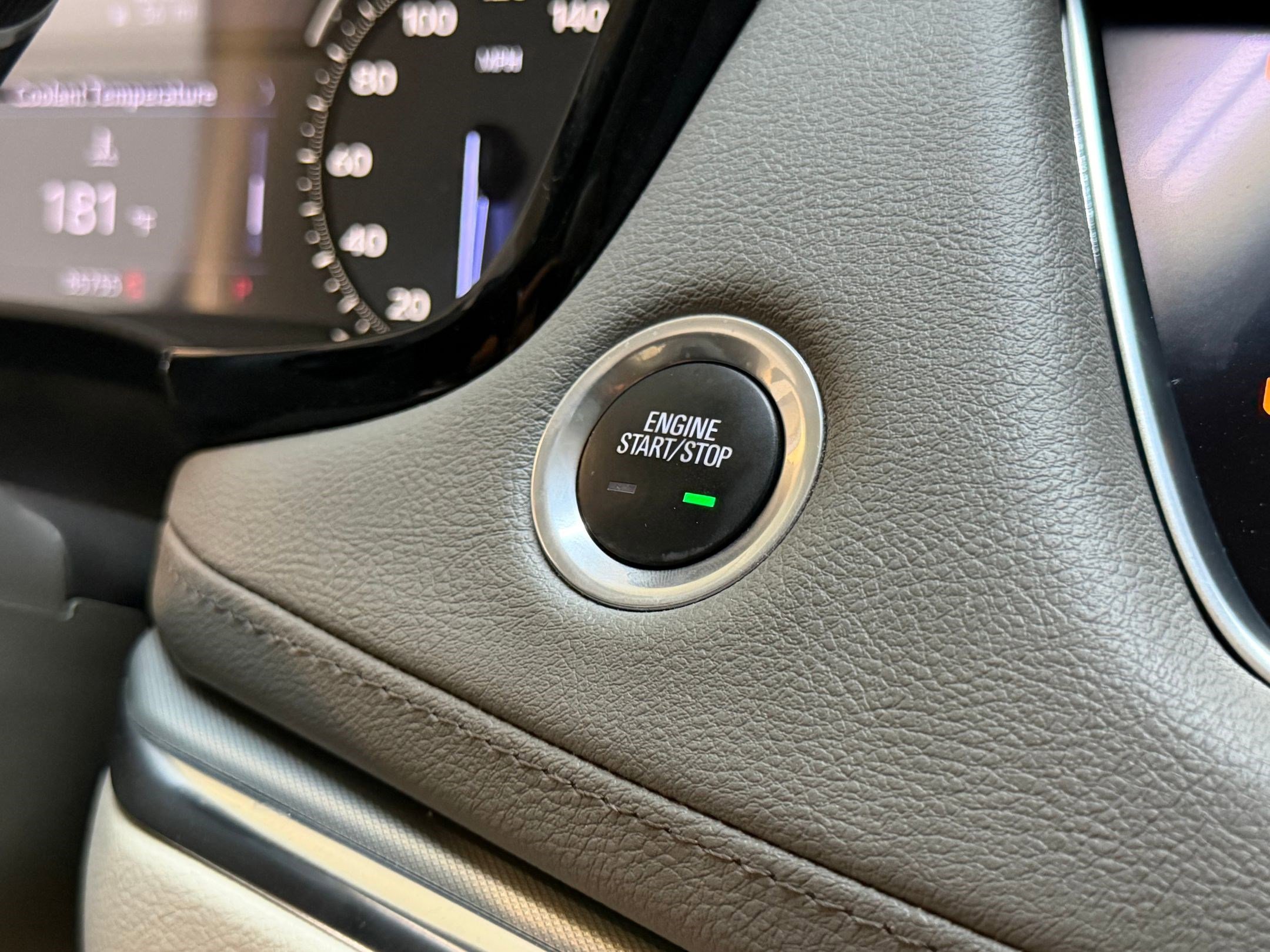 Used 2020 Cadillac XT5 Premium Luxury FWD image 39