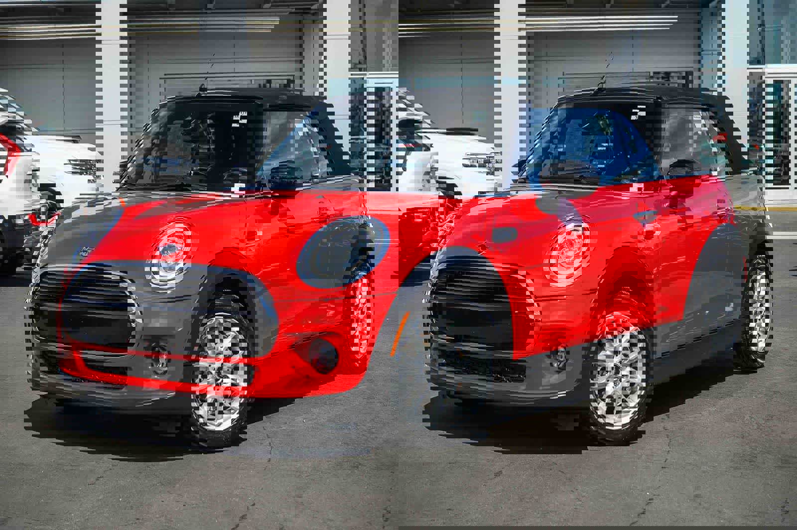 Used 2021 MINI Cooper Cooper image 1